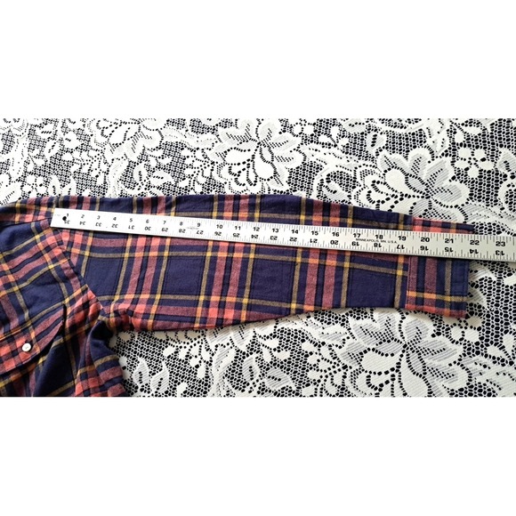 Old Navy The Boyfriend Shirt M Dark Pink Blue Plaid Pocket Long Sleeve Button Up - Picture 8 of 9